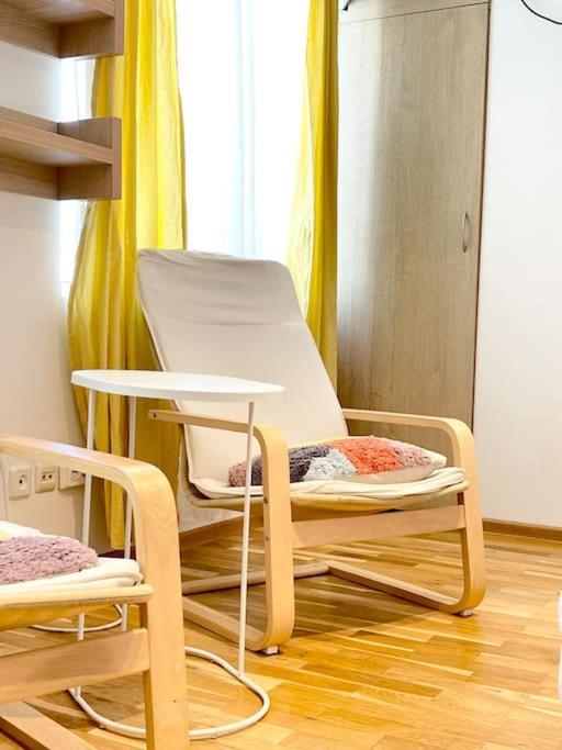 Boutique Apartment In The Bucharest City Center Bagian luar foto