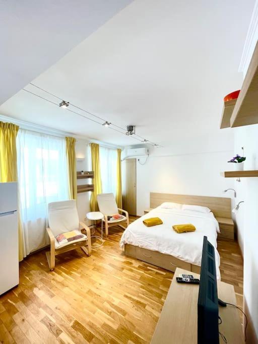 Boutique Apartment In The Bucharest City Center Bagian luar foto